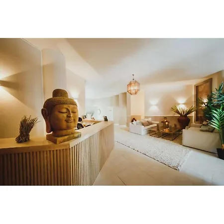 Luxury 4 Bedrooms Penthouse Caesar Gym,spa Apartment *